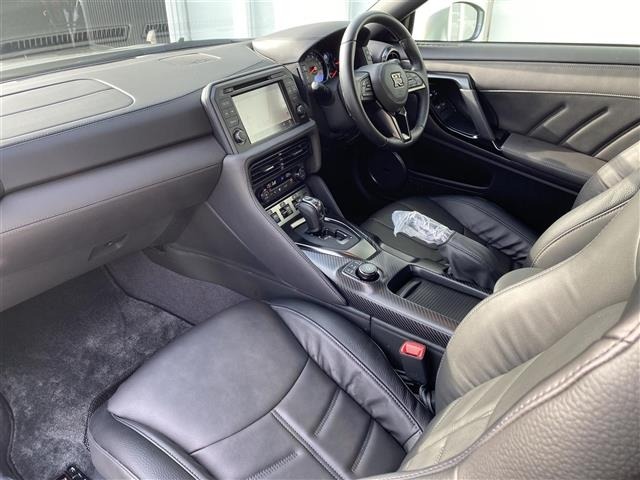 Nissan GT-R 2024 7976934-4