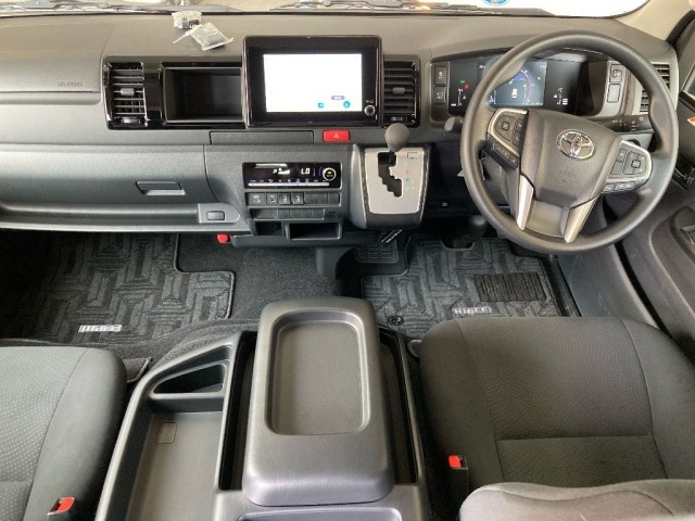 Toyota HIACE VAN 2026 7983195-3