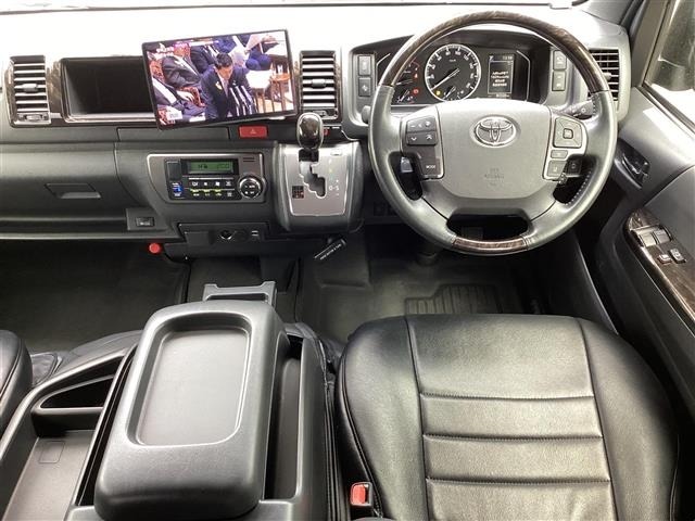 Toyota HIACE VAN 2023 7983378-16