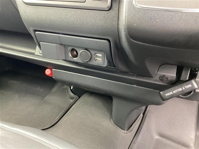 Toyota HIACE VAN 2023 7983378-20