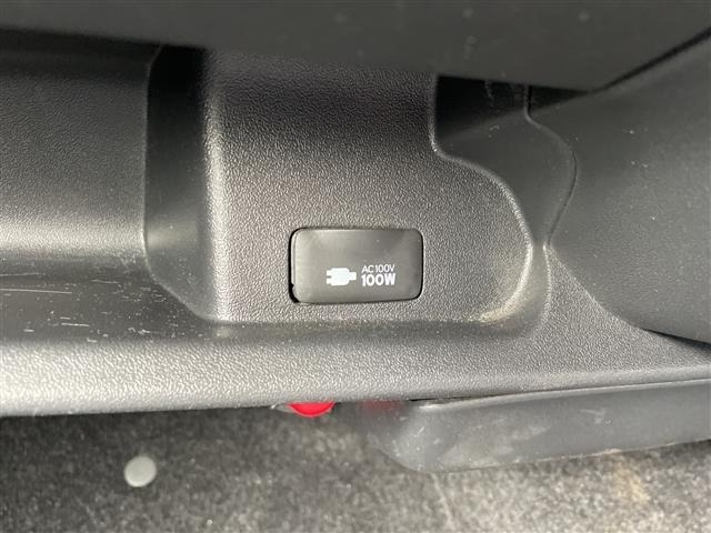 Toyota HIACE VAN 2023 7983390-27