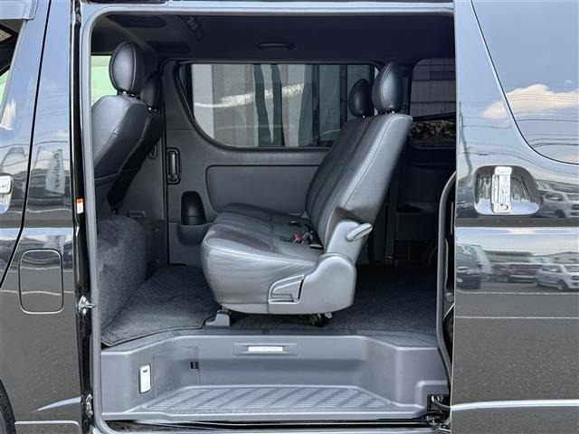 Toyota HIACE VAN 2023 7983396-10
