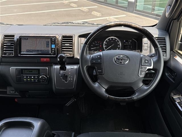 Toyota HIACE VAN 2023 7983396-22