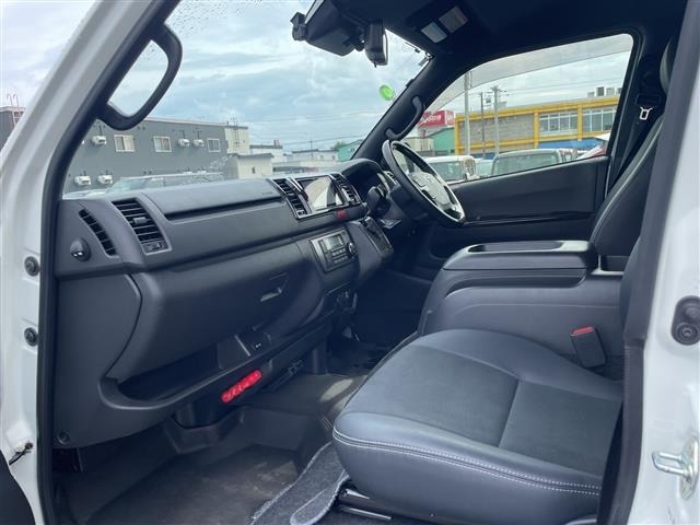 Toyota HIACE VAN 2023 7983408-11
