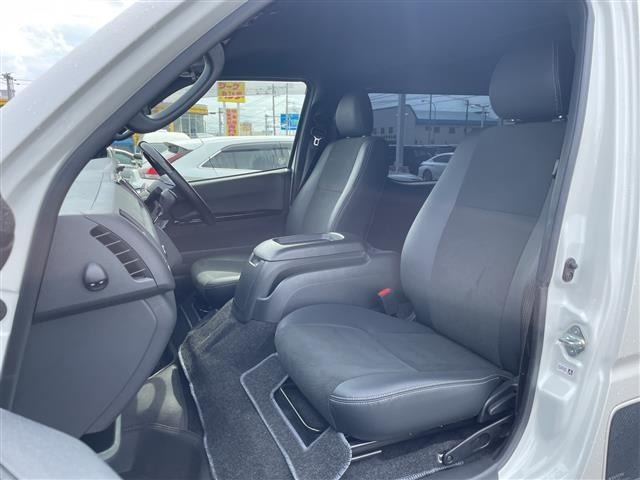 Toyota HIACE VAN 2023 7983408-20