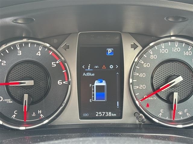 Toyota HILUX 2023 7972432-7