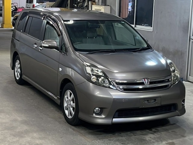 Toyota ISIS 2009 7966976-4