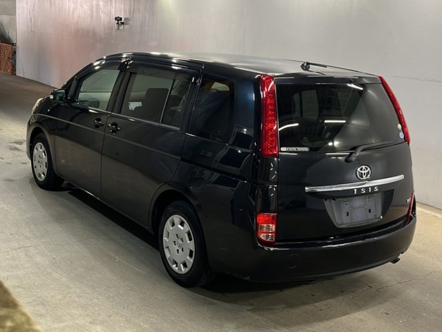 Toyota ISIS 2009 7966983-1