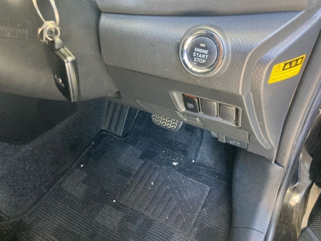 Toyota ISIS 2015 7966986-5