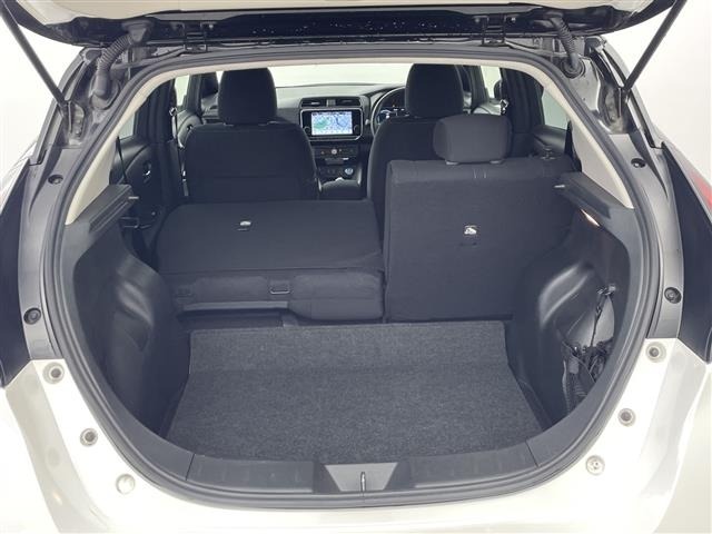 Nissan LEAF 2022 7982848-9