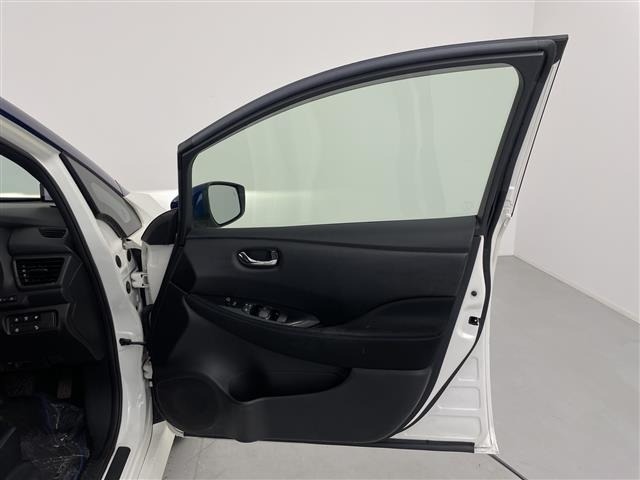 Nissan LEAF 2019 7982864-6