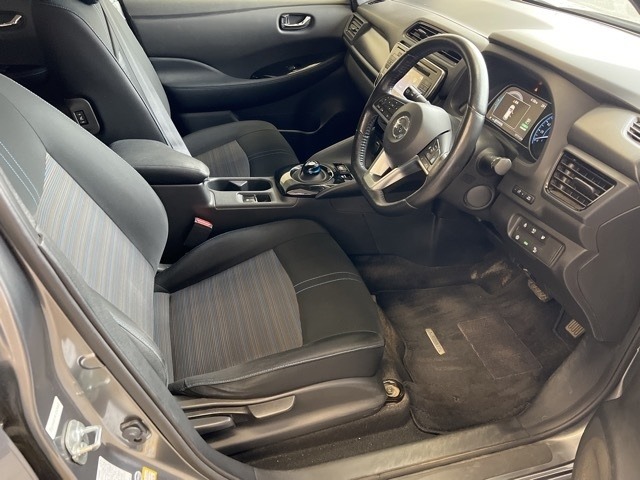Nissan LEAF 2018 7982890-4