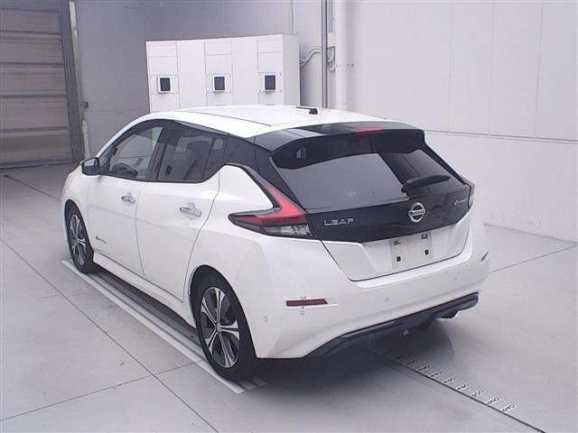Nissan LEAF 2018 7982908-1