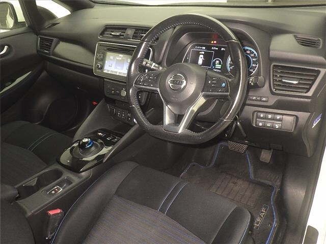 Nissan LEAF 2018 7982908-3