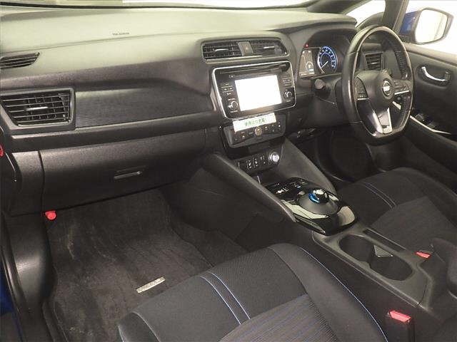 Nissan LEAF 2018 7982909-4