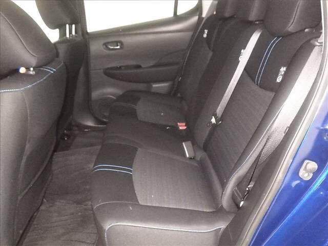 Nissan LEAF 2018 7982909-7