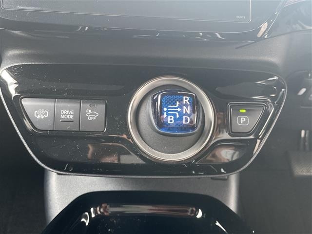 Toyota PRIUS PHV 2018 7981729-10