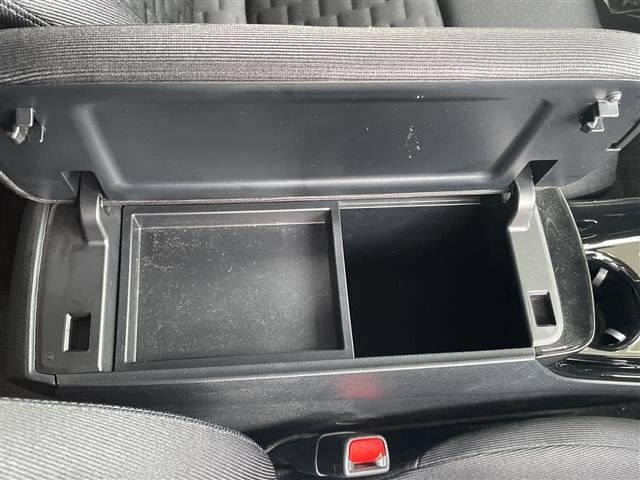 Toyota PRIUS PHV 2018 7981729-11