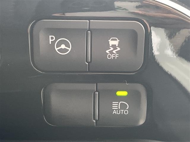 Toyota PRIUS PHV 2018 7981729-22