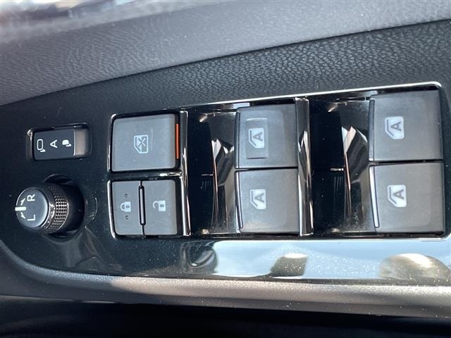 Toyota PRIUS PHV 2017 7981730-10
