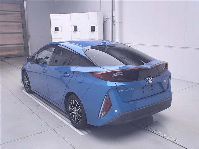 Toyota PRIUS PHV 2017 7981745-1