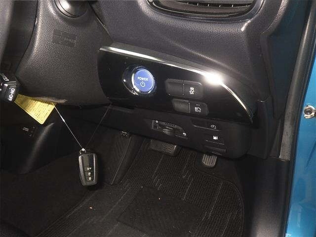 Toyota PRIUS PHV 2017 7981745-8