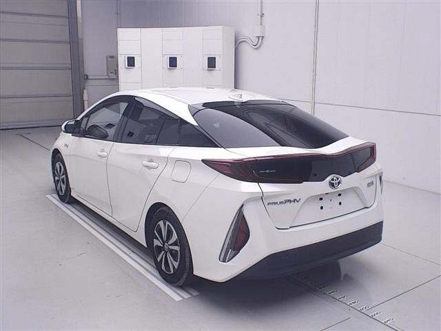 Toyota PRIUS PHV 2017 7981747-1