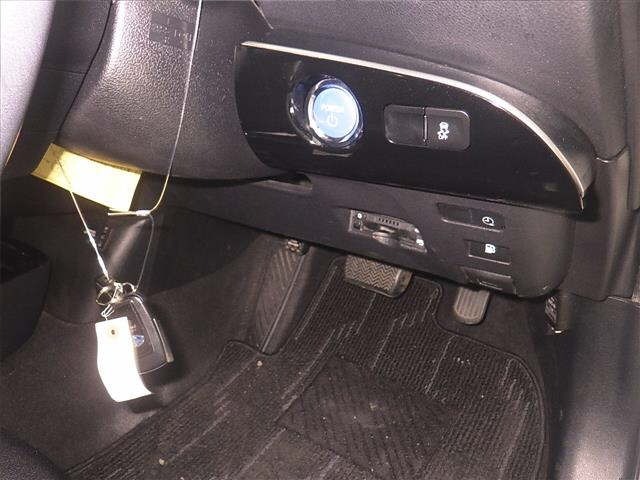 Toyota PRIUS PHV 2017 7981747-8