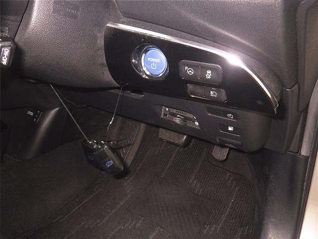Toyota PRIUS PHV 2017 7981748-8