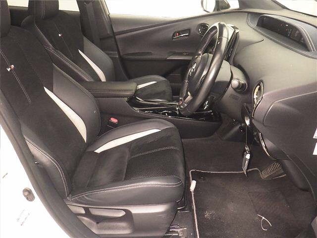 Toyota PRIUS PHV 2017 7981749-5