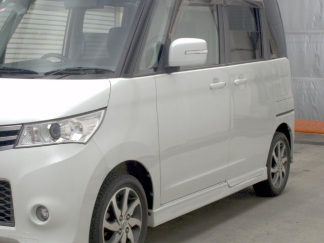 Nissan ROOX 2012 7974578-4