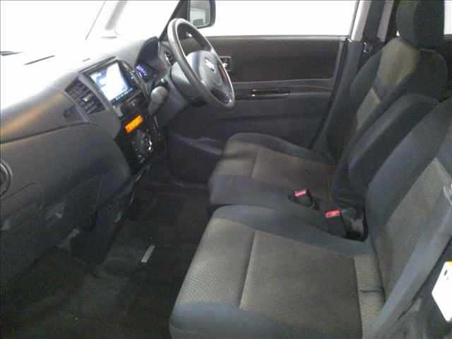 Nissan ROOX 2010 7974706-3