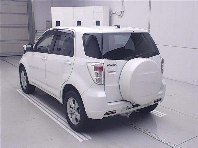 Toyota RUSH 2016 7982320-1