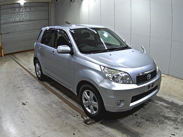 Toyota RUSH 2015 7982328-0