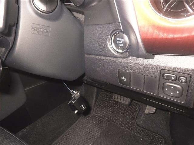 Toyota AURIS 2015 7988911-8