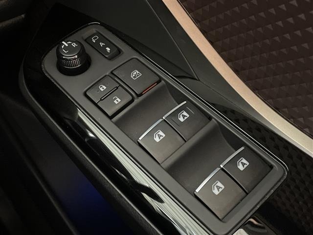 Toyota C-HR 2018 7987171-12