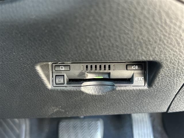 Toyota C-HR 2017 7987318-12