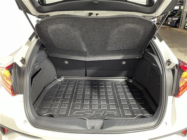Toyota C-HR 2019 7987325-10