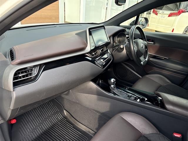 Toyota C-HR 2018 7987397-6