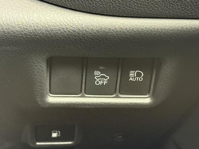 Toyota C-HR 2017 7987398-11