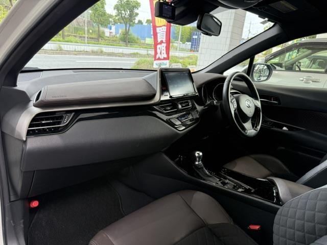 Toyota C-HR 2017 7987398-17
