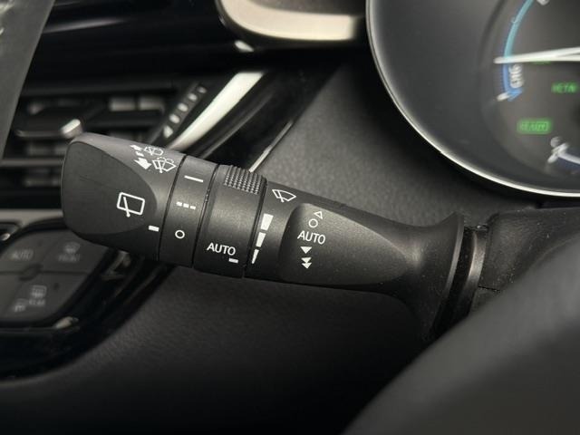 Toyota C-HR 2017 7987398-3