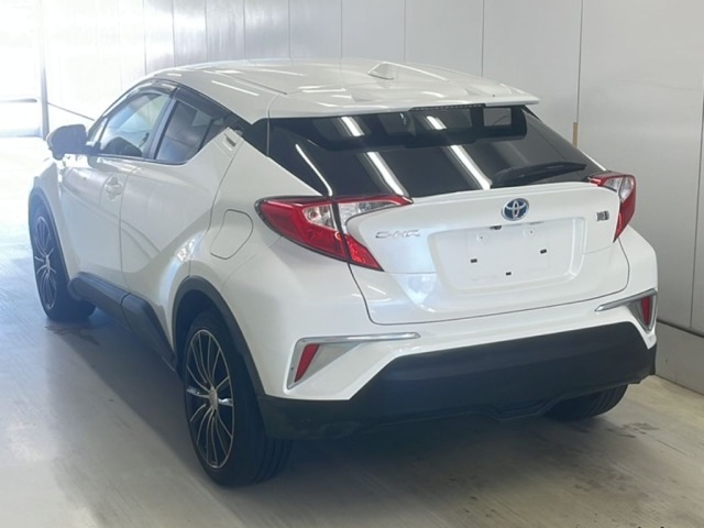 Toyota C-HR 2017 7987401-1