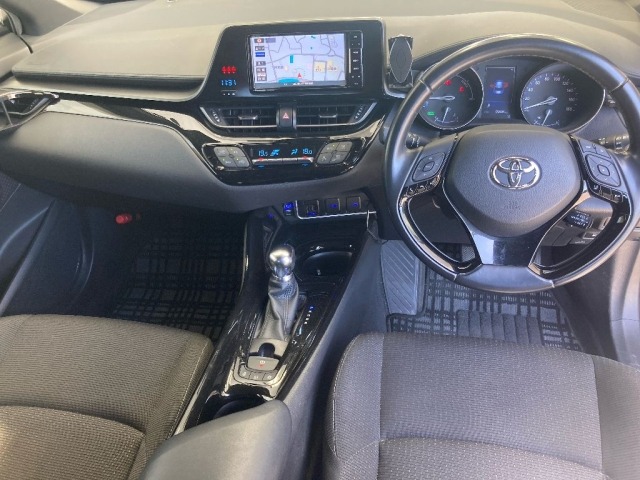 Toyota C-HR 2017 7987401-4