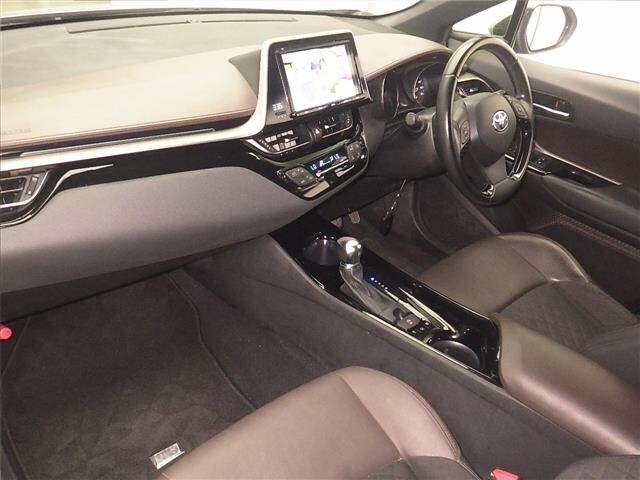 Toyota C-HR 2016 7987427-4