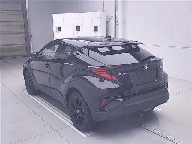 Toyota C-HR 2022 7987428-1