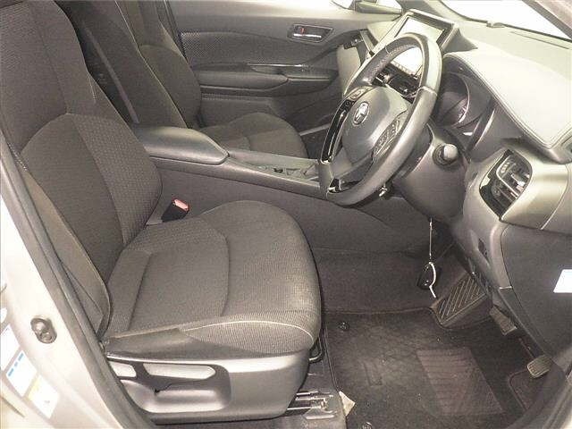Toyota C-HR 2017 7987429-5