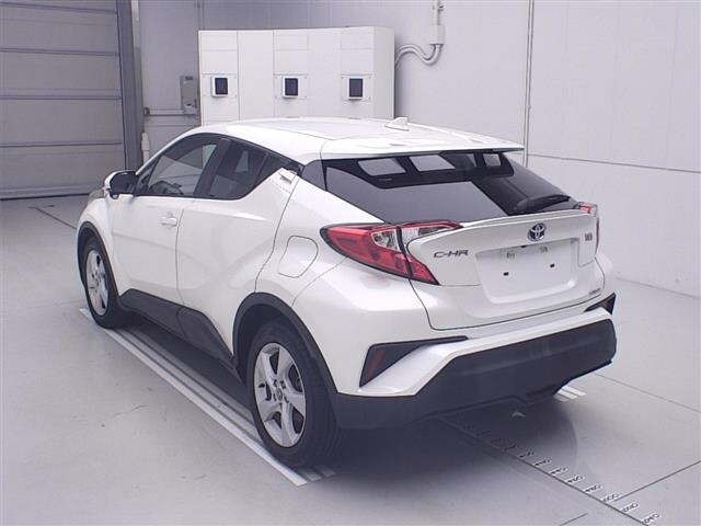 Toyota C-HR 2017 7987430-1