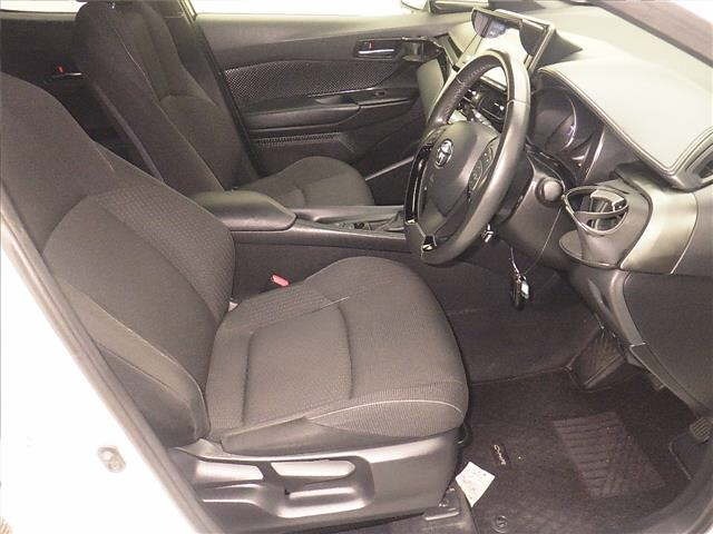 Toyota C-HR 2017 7987430-5