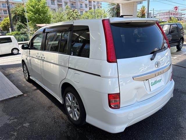 Toyota ISIS 2008 7988841-10